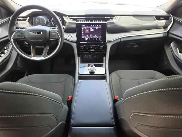 2026 Jeep Grand Cherokee Altitude 4x2