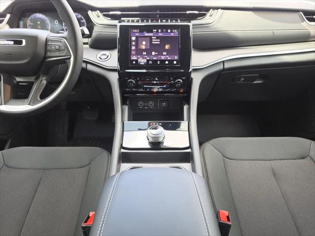 2026 Jeep Grand Cherokee Altitude 4x2
