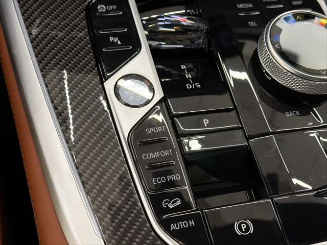 2027 BMW X7 M60i
