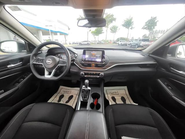 2025 Nissan Altima SV FWD