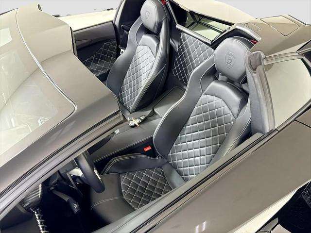 2016 Lamborghini Aventador LP700-4
