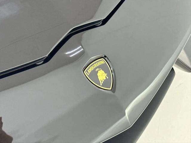 2016 Lamborghini Aventador LP700-4