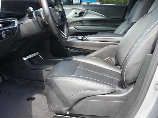 2024 Cadillac iQ Tech w/1SA