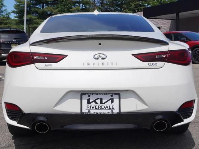 2017 INFINITI Q60 2.0t Premium