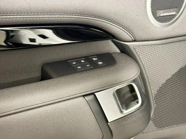 2026 Land Rover Discovery S