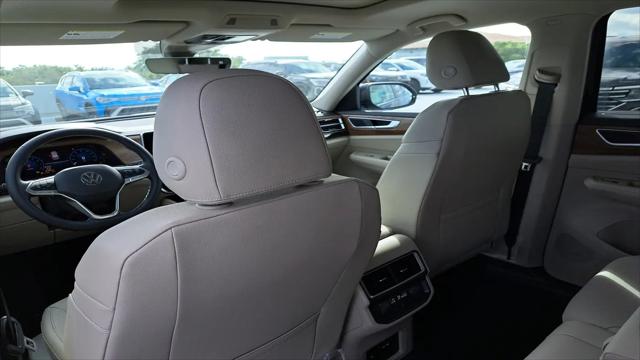 2026 Volkswagen Atlas SE with Technology