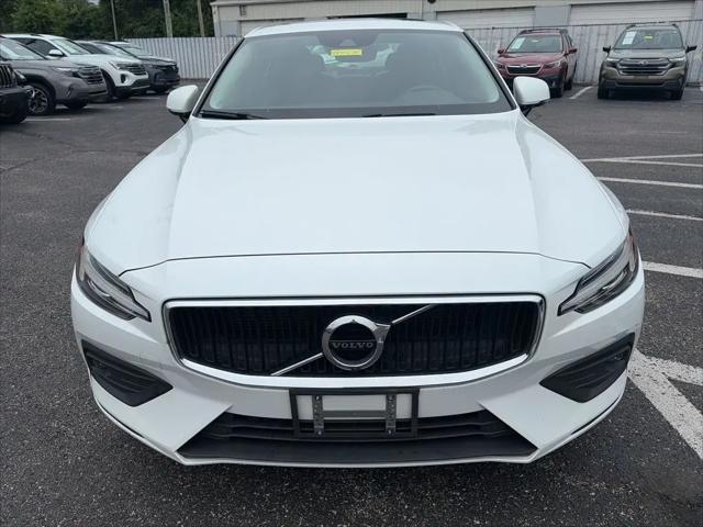 2021 Volvo S60 T6 Momentum