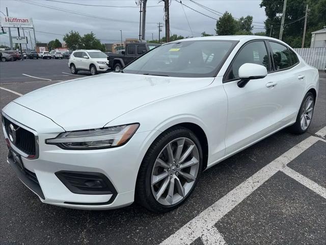2021 Volvo S60 T6 Momentum