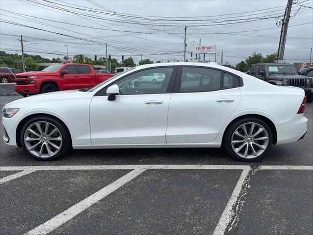2021 Volvo S60 T6 Momentum