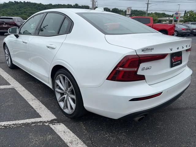 2021 Volvo S60 T6 Momentum