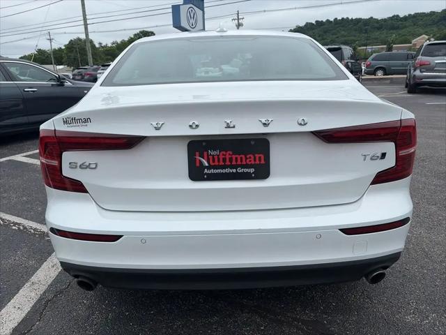 2021 Volvo S60 T6 Momentum