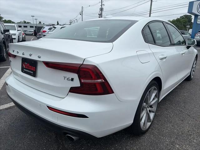 2021 Volvo S60 T6 Momentum