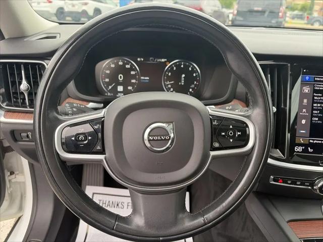 2021 Volvo S60 T6 Momentum