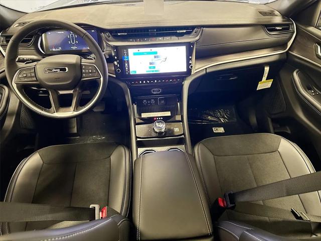 2026 Jeep Grand Cherokee L Altitude 4x2