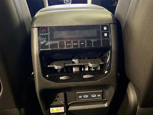 2026 Jeep Grand Cherokee L Altitude 4x2