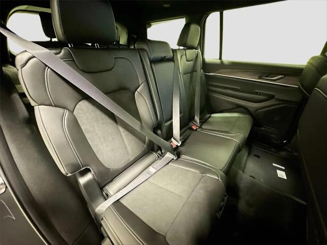 2026 Jeep Grand Cherokee L Altitude 4x2