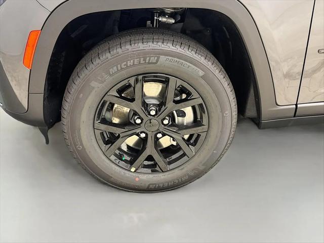 2026 Jeep Grand Cherokee L Altitude 4x2