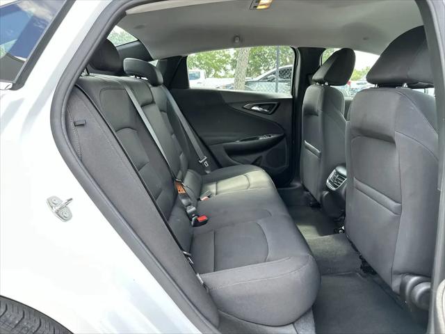 2022 Chevrolet Malibu FWD LT