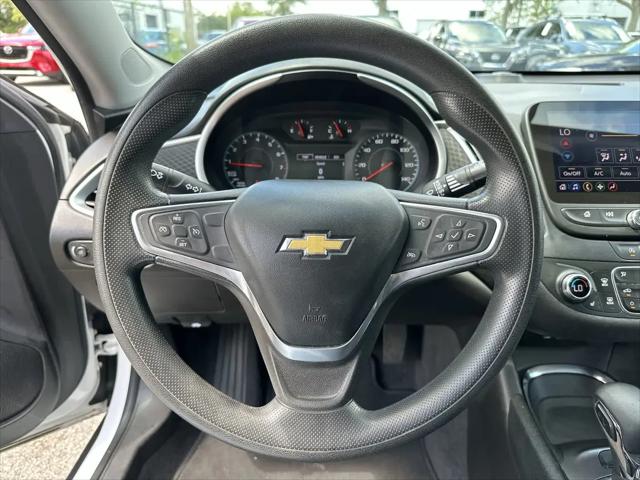 2022 Chevrolet Malibu FWD LT