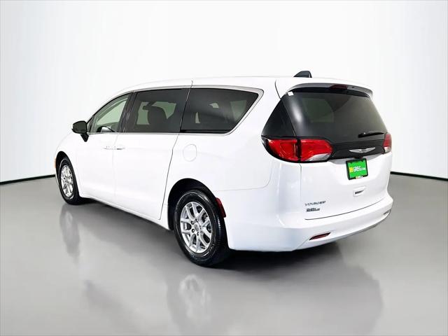 2022 Chrysler Voyager LX
