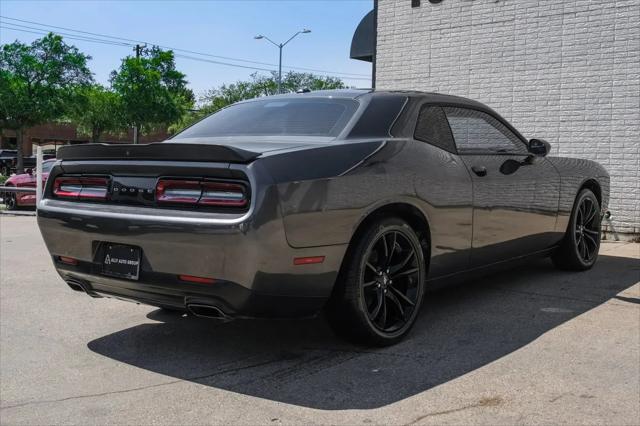2017 Dodge Challenger SXT