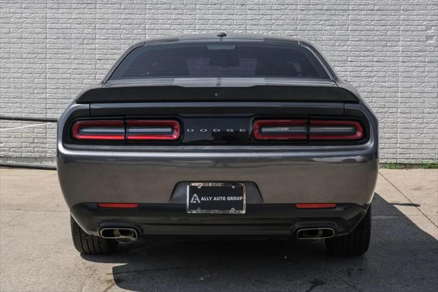 2017 Dodge Challenger SXT