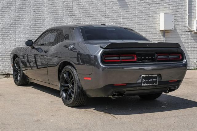 2017 Dodge Challenger SXT
