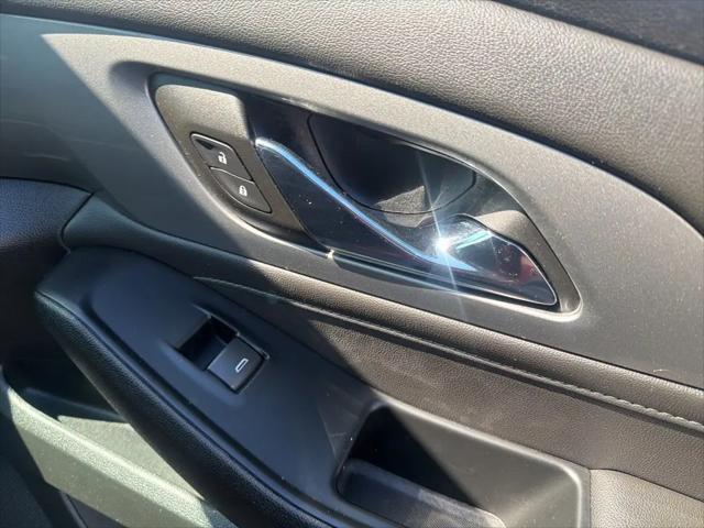 2023 Chevrolet Traverse AWD LT Cloth