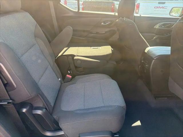 2023 Chevrolet Traverse AWD LT Cloth