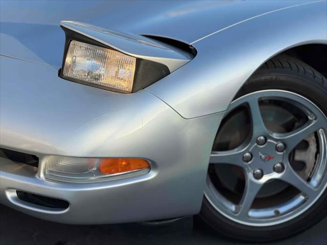 2001 Chevrolet Corvette Base