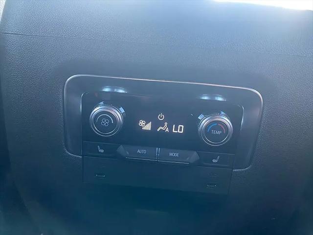 2025 GMC Yukon XL 4WD Denali