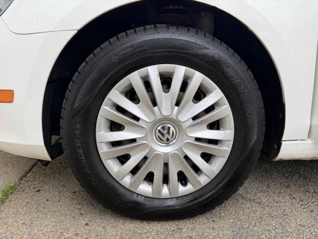 2013 Volkswagen Golf 2.5L 4-Door