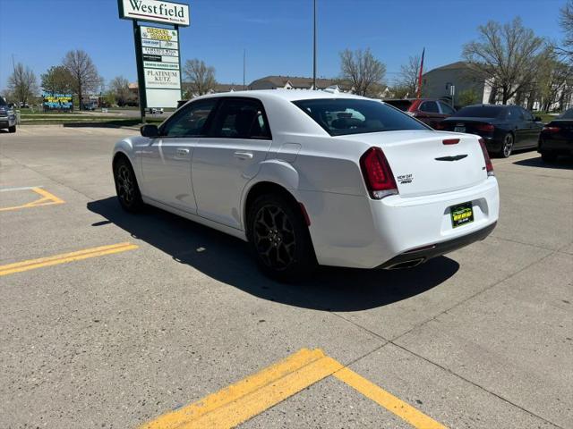 2022 Chrysler 300 Touring AWD
