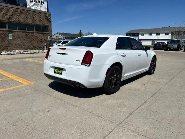 2022 Chrysler 300 Touring AWD