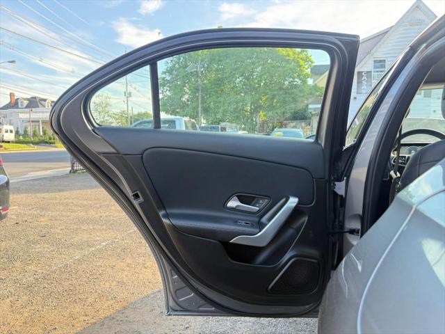2019 Mercedes-Benz A 220 A 220