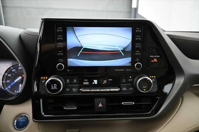 2022 Toyota Highlander Hybrid XLE
