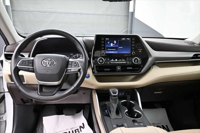 2022 Toyota Highlander Hybrid XLE