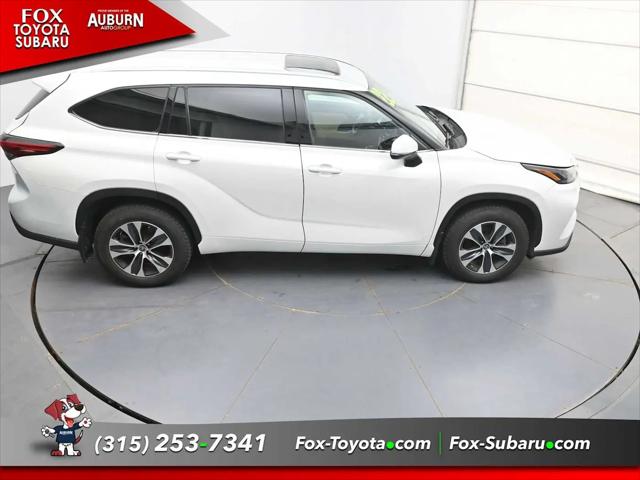 2022 Toyota Highlander Hybrid XLE