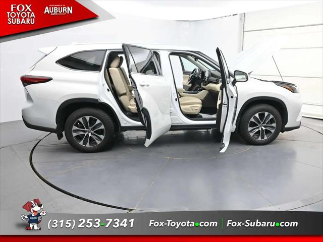 2022 Toyota Highlander Hybrid XLE