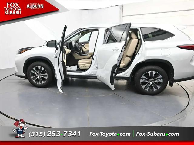 2022 Toyota Highlander Hybrid XLE