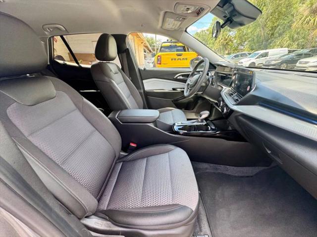 2025 Chevrolet Trax FWD LT