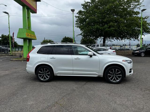 2017 Volvo XC90 T6 Momentum