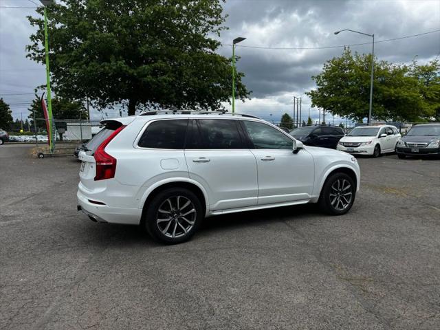 2017 Volvo XC90 T6 Momentum