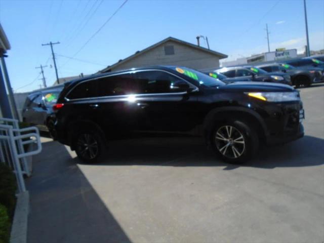2019 Toyota Highlander LE