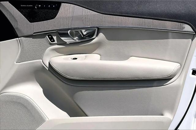 2025 Volvo XC90 Plug-In Hybrid T8 Ultra 7-Seater