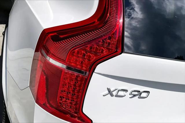 2025 Volvo XC90 Plug-In Hybrid T8 Ultra 7-Seater