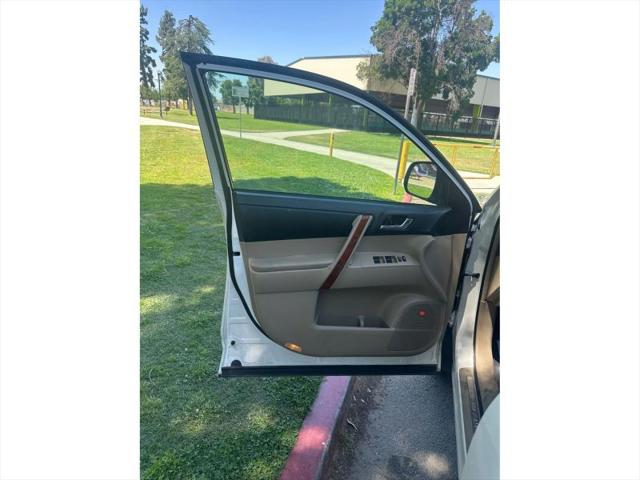 2013 Toyota Highlander Limited V6