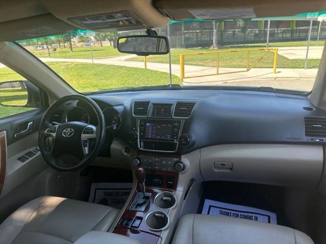 2013 Toyota Highlander Limited V6