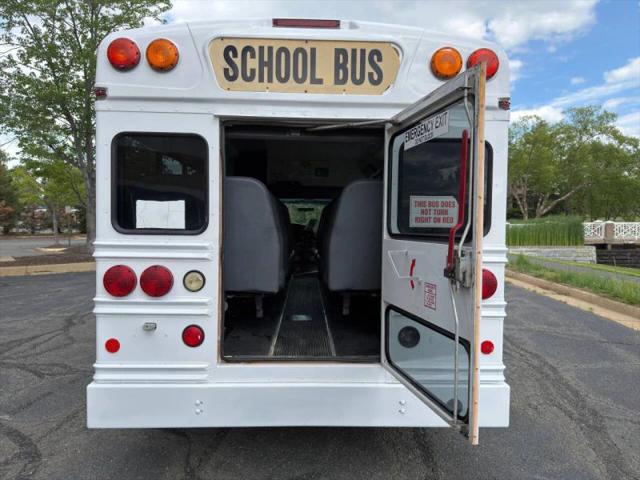 2008 Ford E-450 Cutaway XL