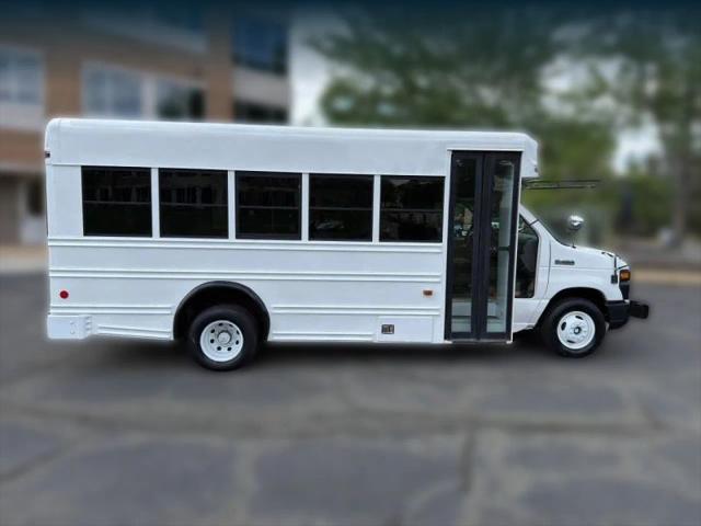 2008 Ford E-450 Cutaway XL